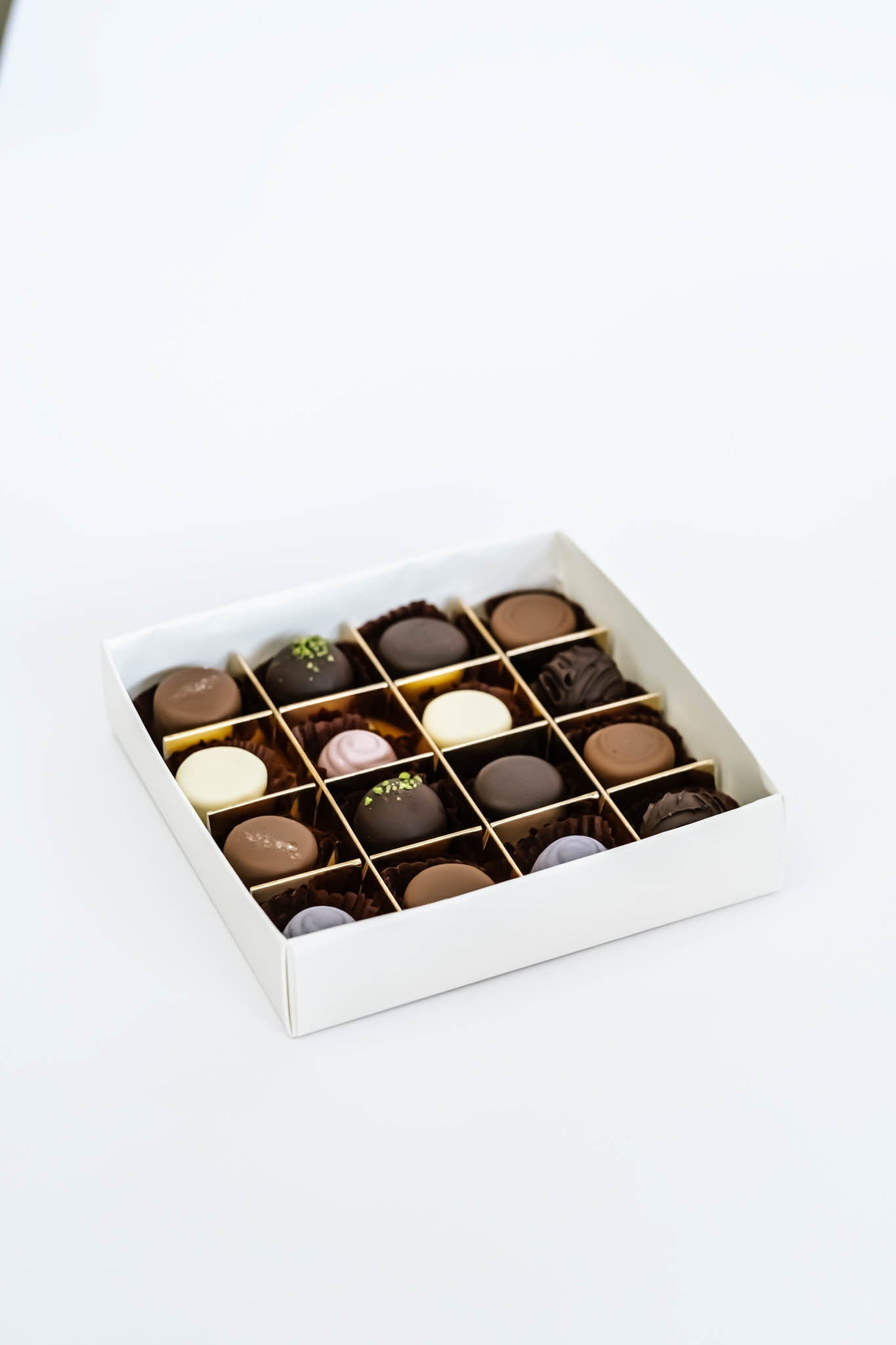 16 Pieces - Truffles Chocolate Boxes (build your box)